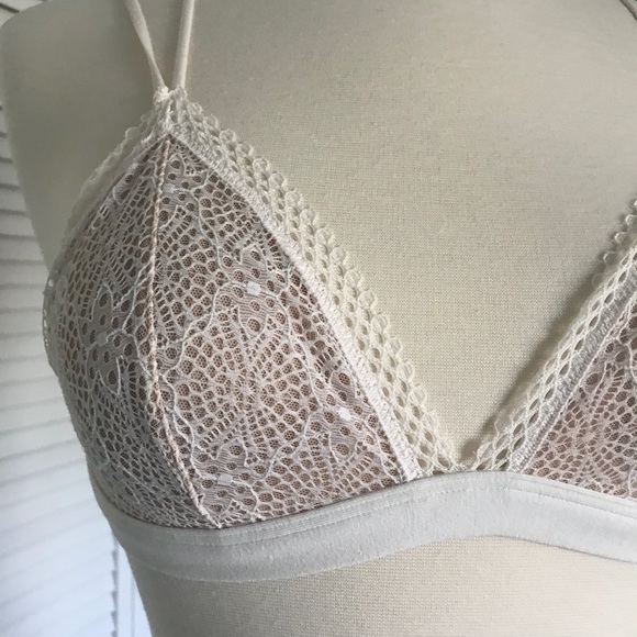 Victoria’s Secret white lace bralette - Picture 4 of 7